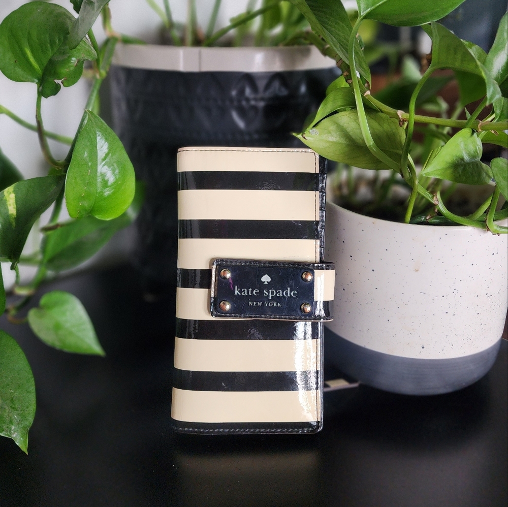 Kate Spade Stacy Black & White Wallet